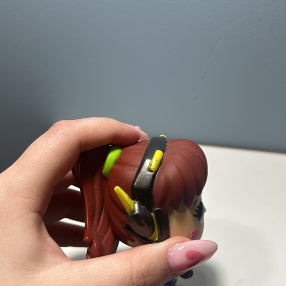 D.VA OVERWATCH FUNKO - Picture 3 of 5